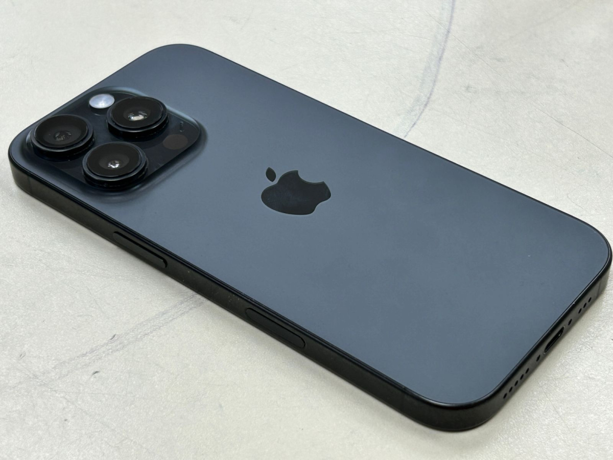 Смартфон Apple Iphone 16 Pro 128Gb