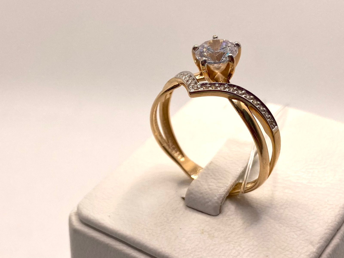 019350 КОЛЬЦО С КАМНЯМИ (Au 585)