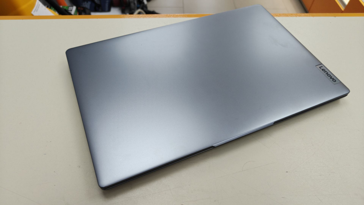Ноутбук Lenovo; Ryzen 5 7520U, Radeon 610M, 8 Гб, 512 GB, Нет