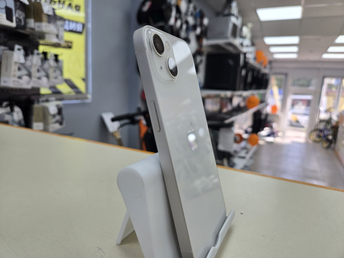 Смартфон Apple iPhone 13 128Gb