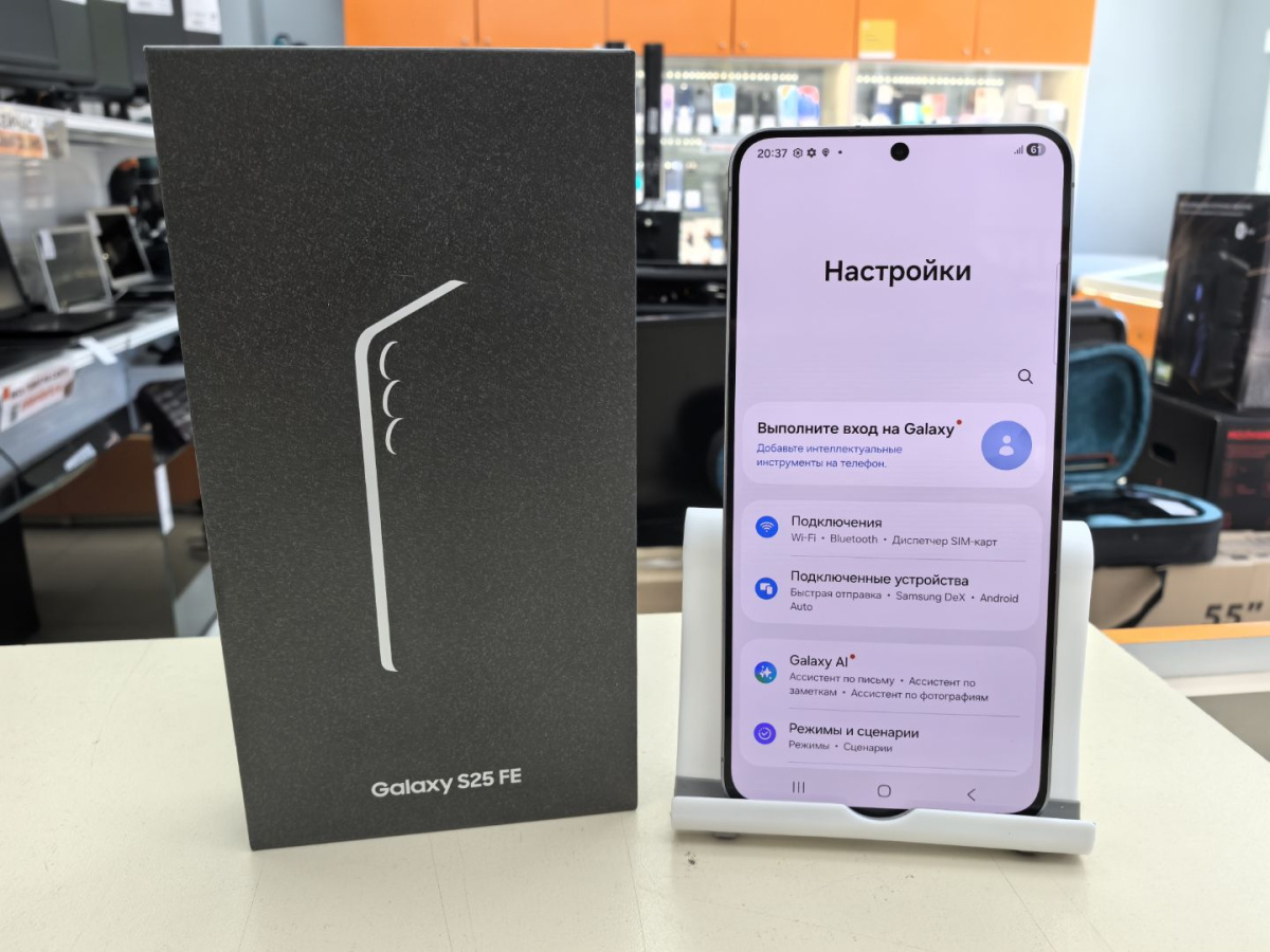 Смартфон Samsung Galaxy S25FE 8/256