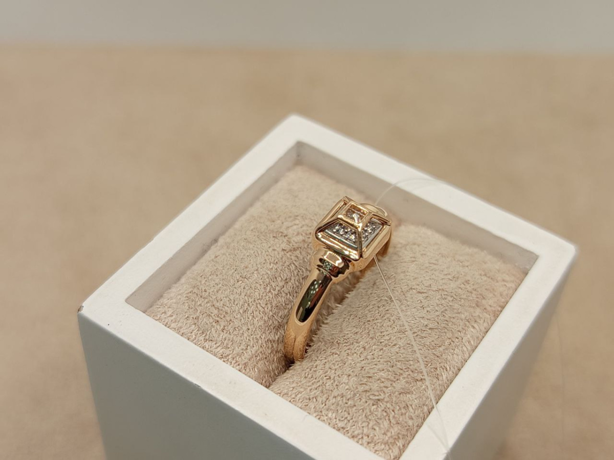 КОЛЬЦО С КАМНЯМИ (Au 585)