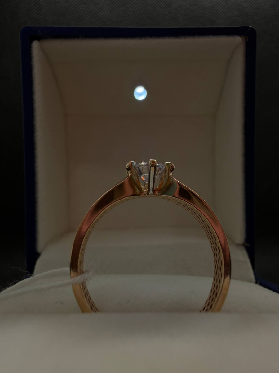 КОЛКМ585 КОЛЬЦО С КАМНЕМ (Au 585)