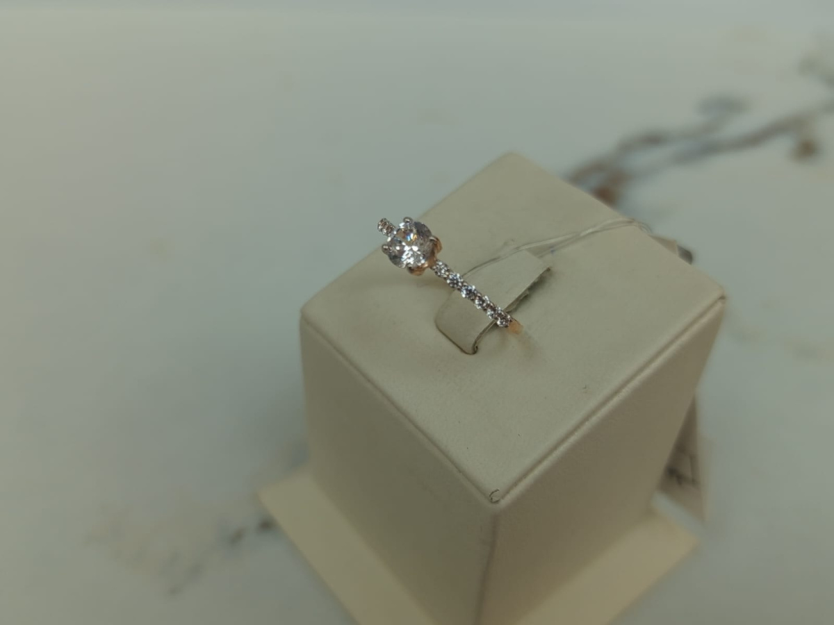 КОЛЬЦО С КАМНЯМИ (Au 585)