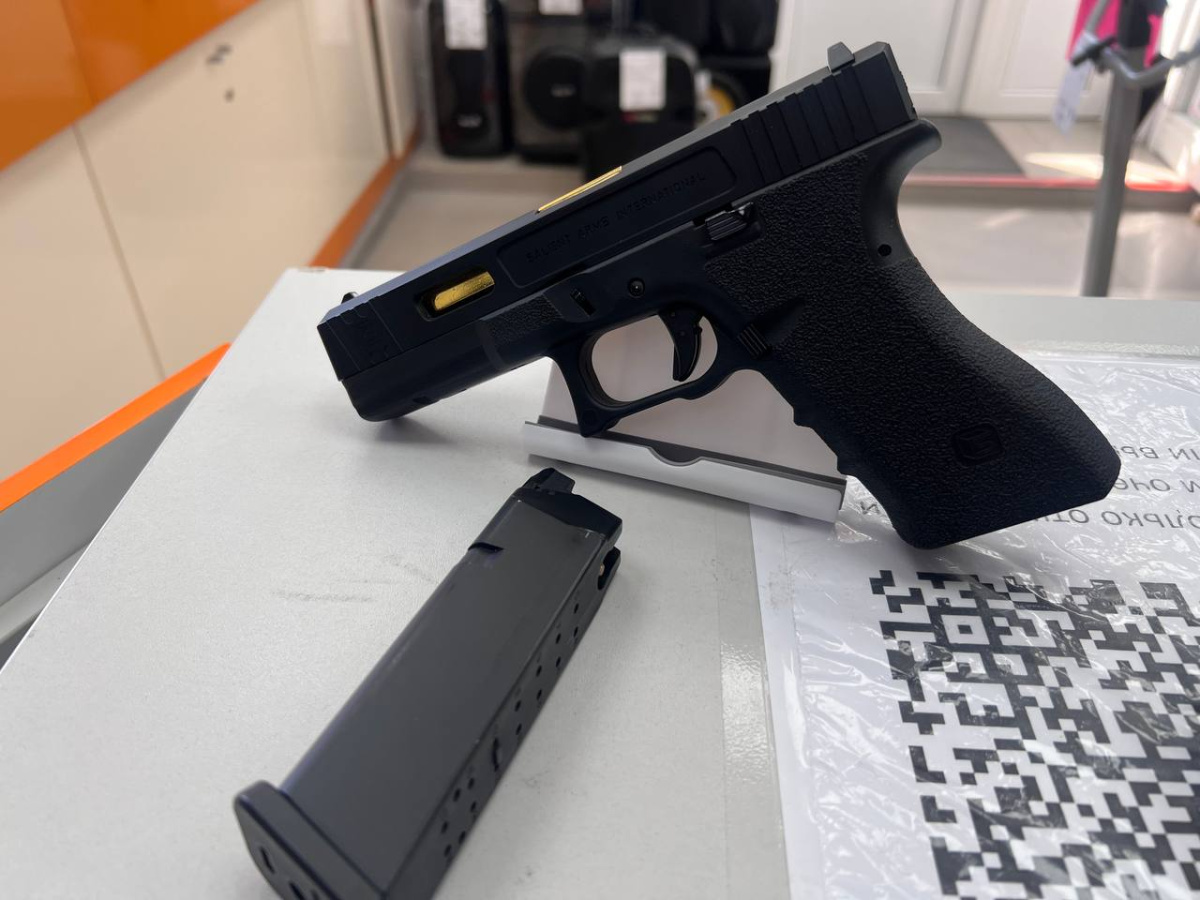Пистолет пневматический Glock 17