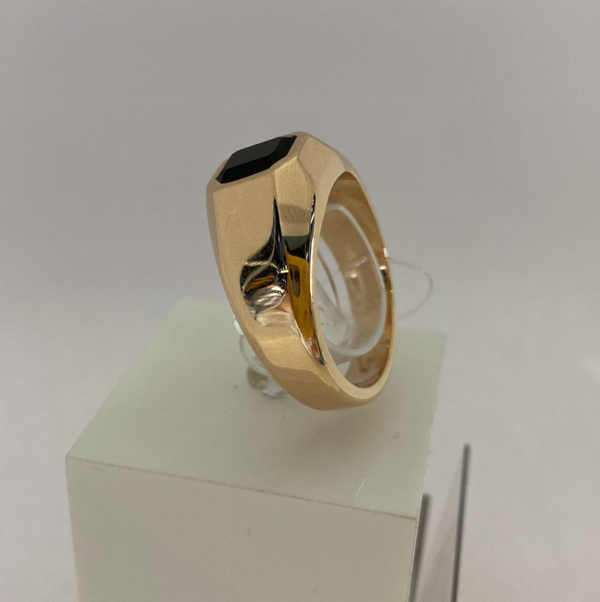 КОЛЬЦО ПЕЧАТКА с камнем (Au 585)