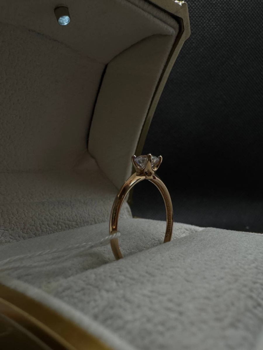 КОЛЬЦО С КАМНЕМ (Au 585)