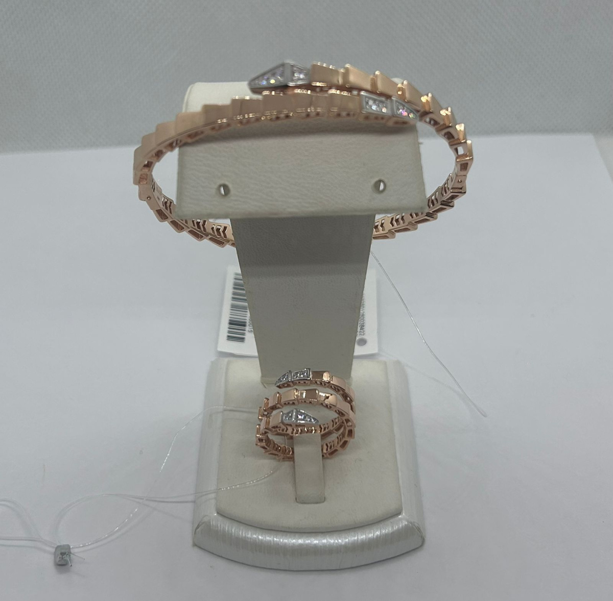 БРАСЛЕТ ЖЕСТКИЙ с камнями (Au 585)