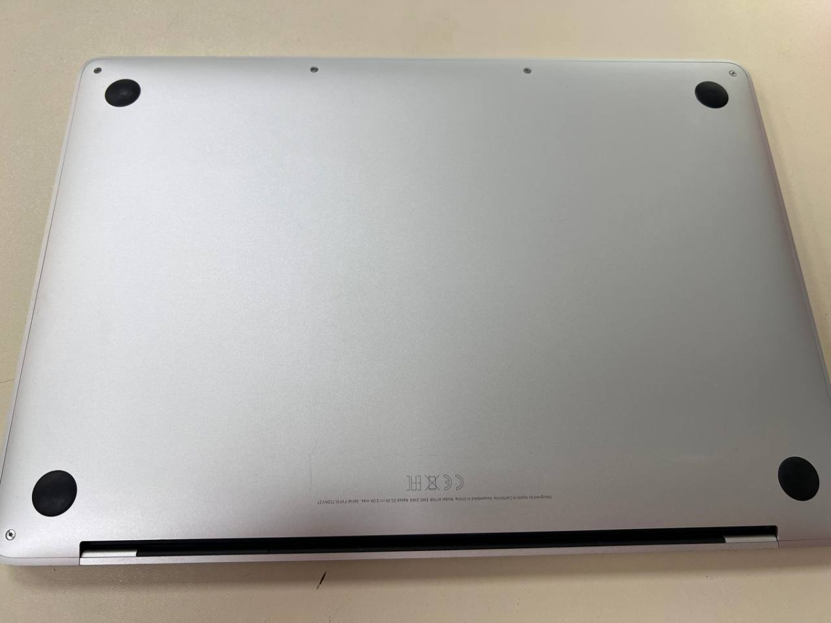 Ноутбук Apple MacBook Pro i5 (13 дюймов два порта Thunderbolt 3 2016) A1708