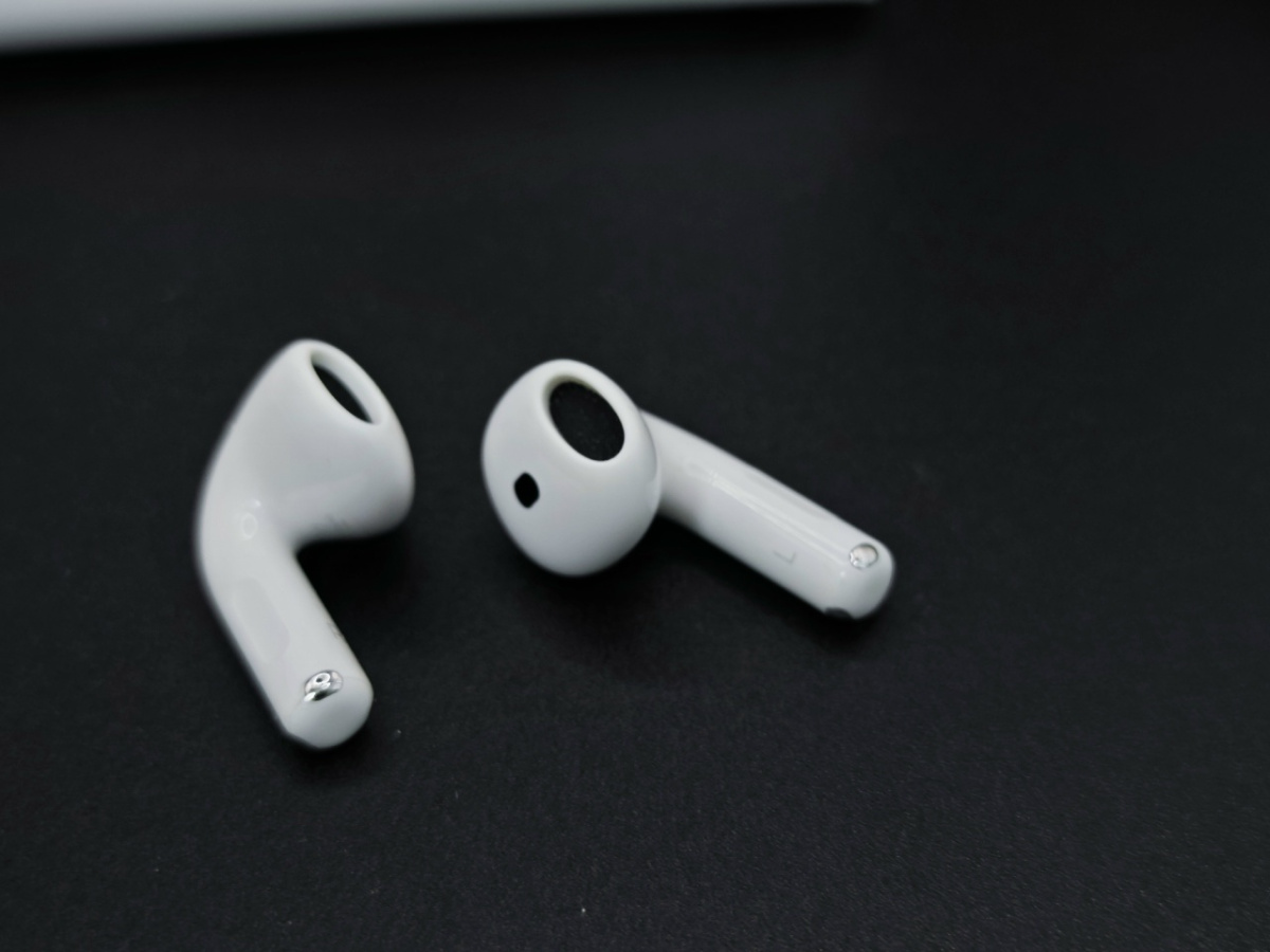Наушники беспроводные Apple AirPods 4 Без ANC