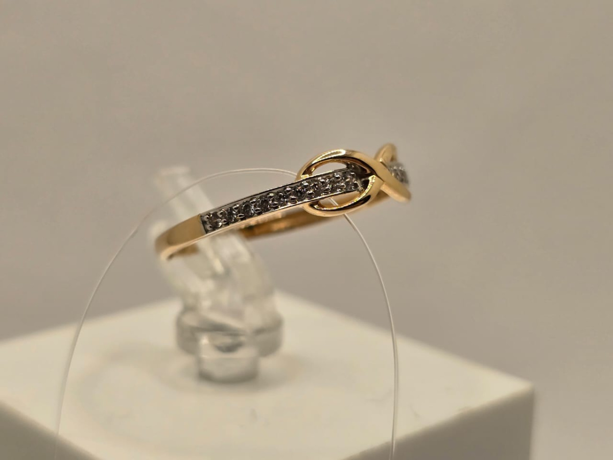 КОЛЬЦО С КАМНЯМИ (Au 585)