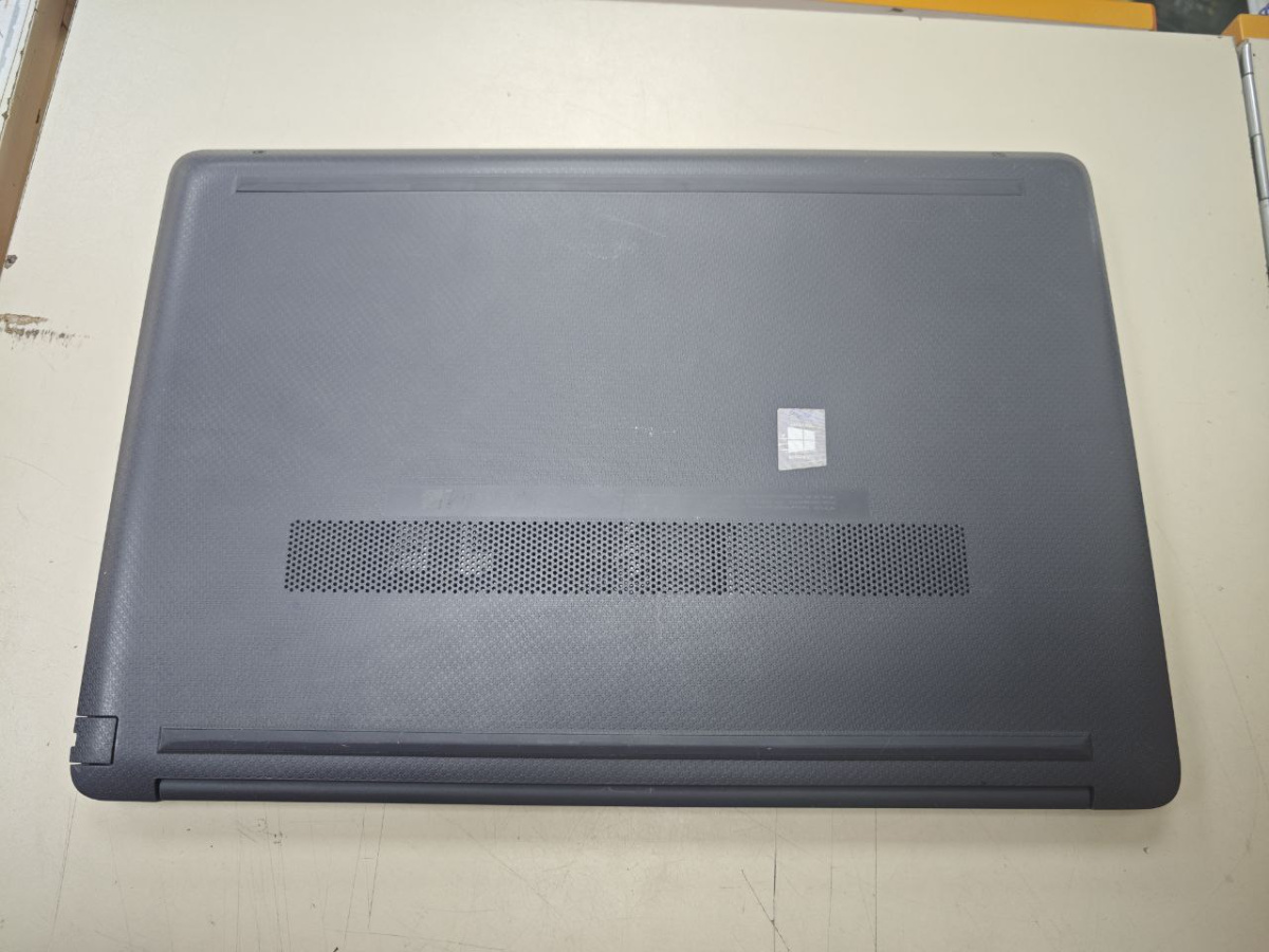 Ноутбук HP 255 G8; Athlon 3150, AMD Radeon (TM) Graphics, 4 Гб, 120 Гб, Нет