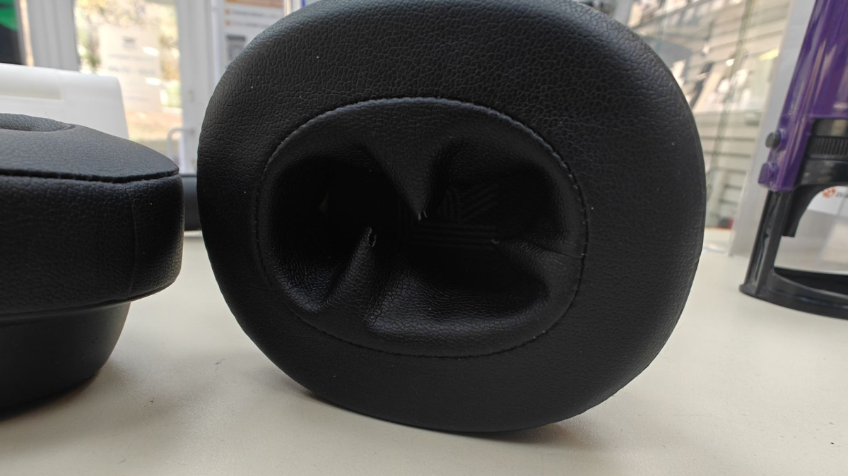 Наушники беспроводные JBL Tune 720BT;