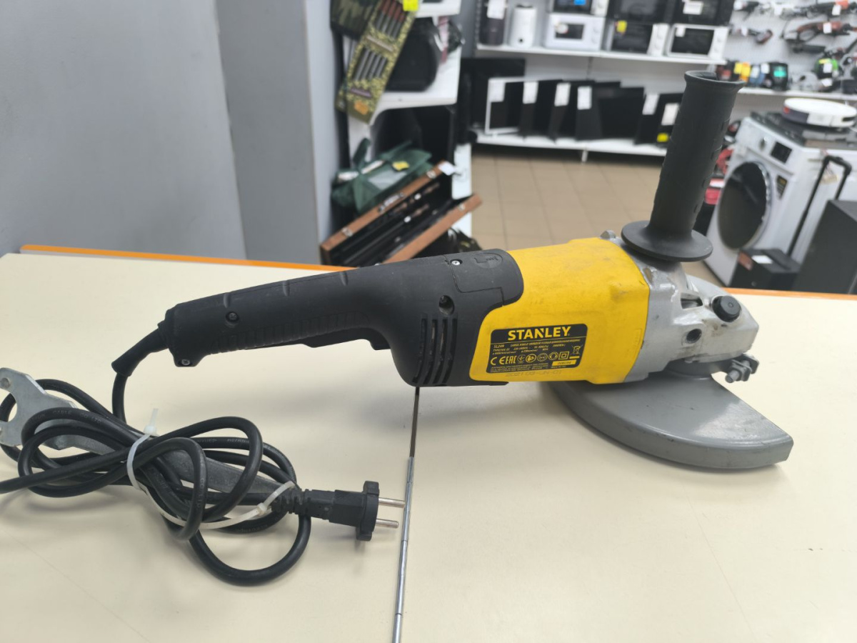 Угловая шлифмашина Stanley SL209