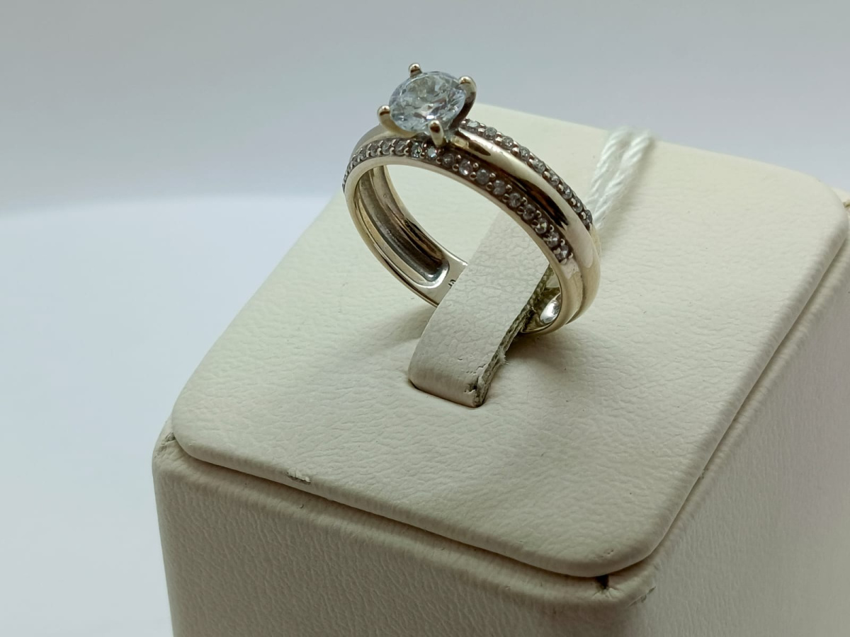 КОЛЬЦО С КАМНЯМИ (Au 585)