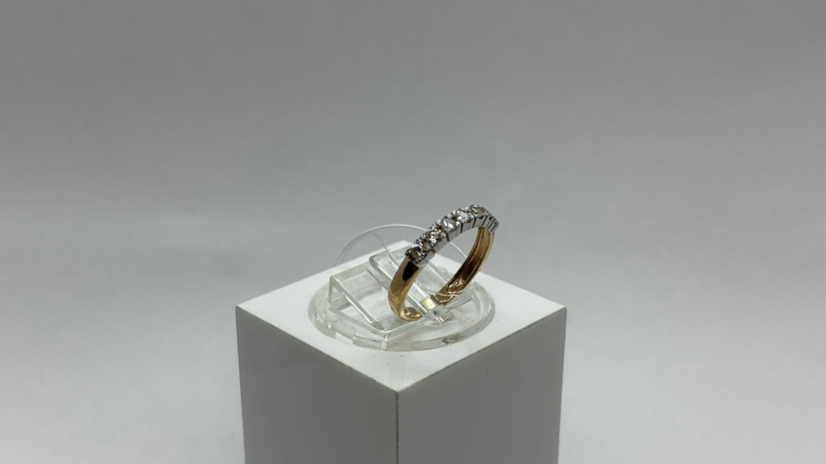 КОЛЬЦО С КАМНЯМИ (Au 585)