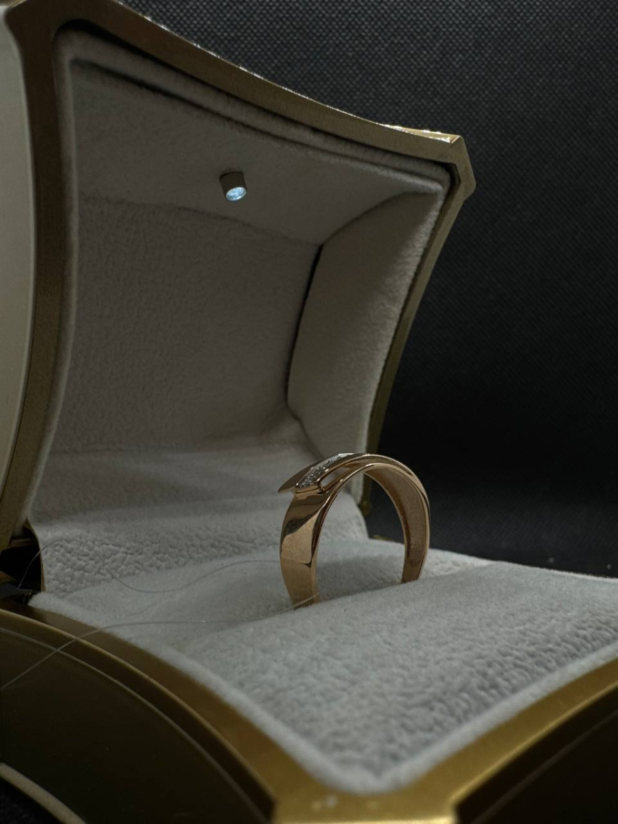 КОЛЬЦО С КАМНЯМИ (Au 585)