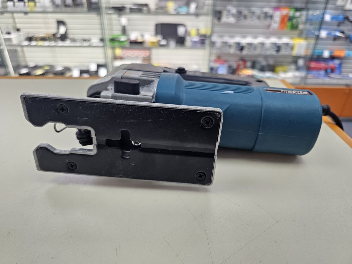 Лобзик Makita 4 326