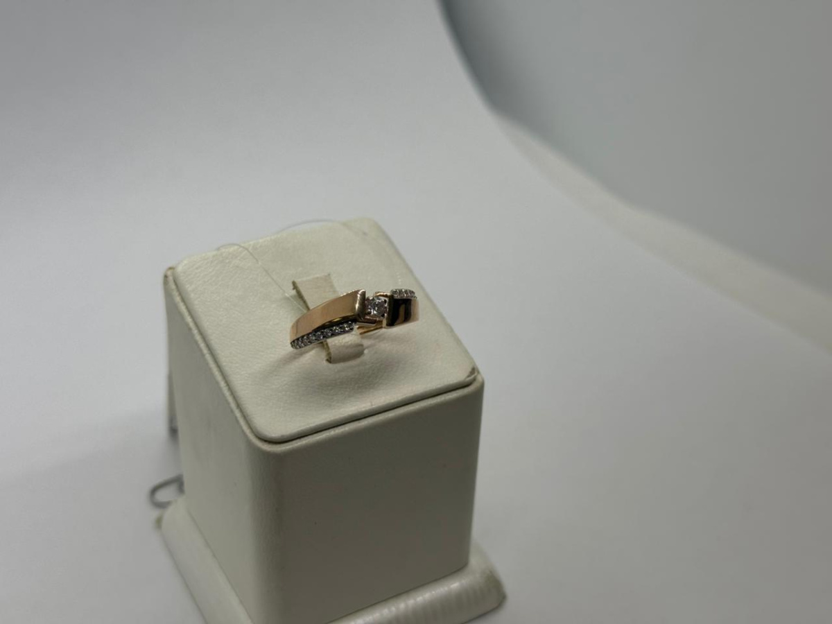 КОЛЬЦО С КАМНЯМИ (Au 585)