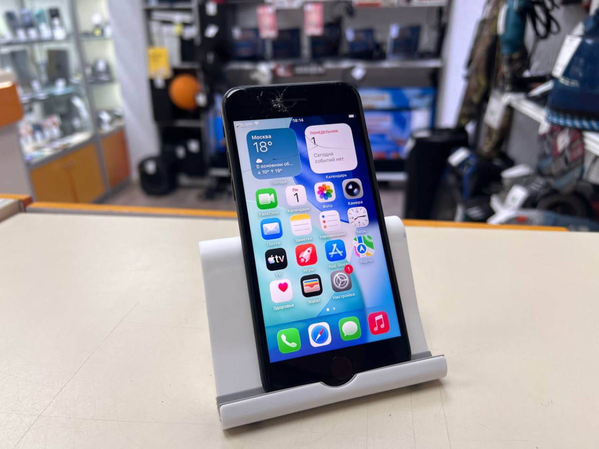 Смартфон Apple iPhone SE 2020 64Gb