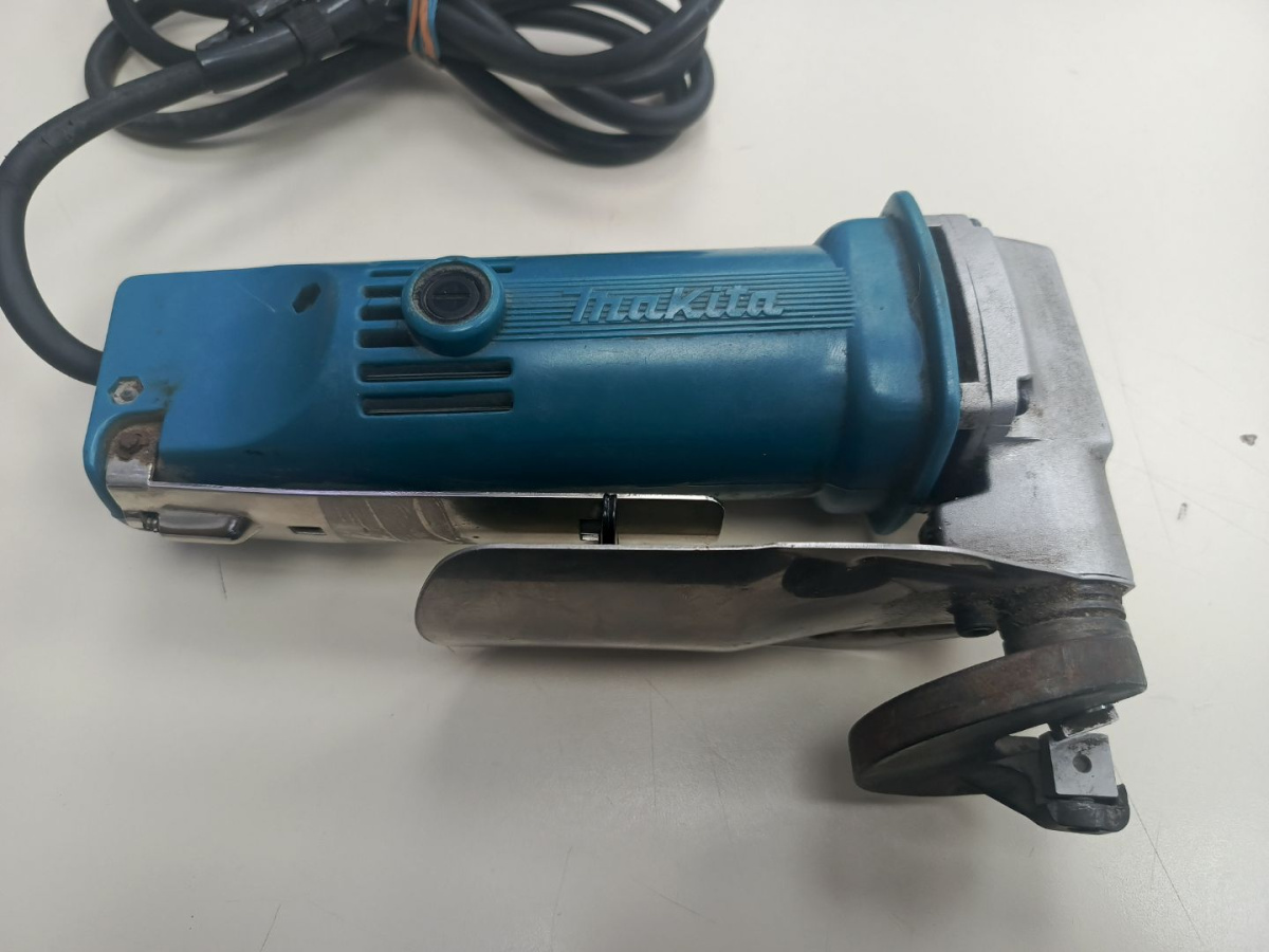 Электроножницы Makita JS1600
