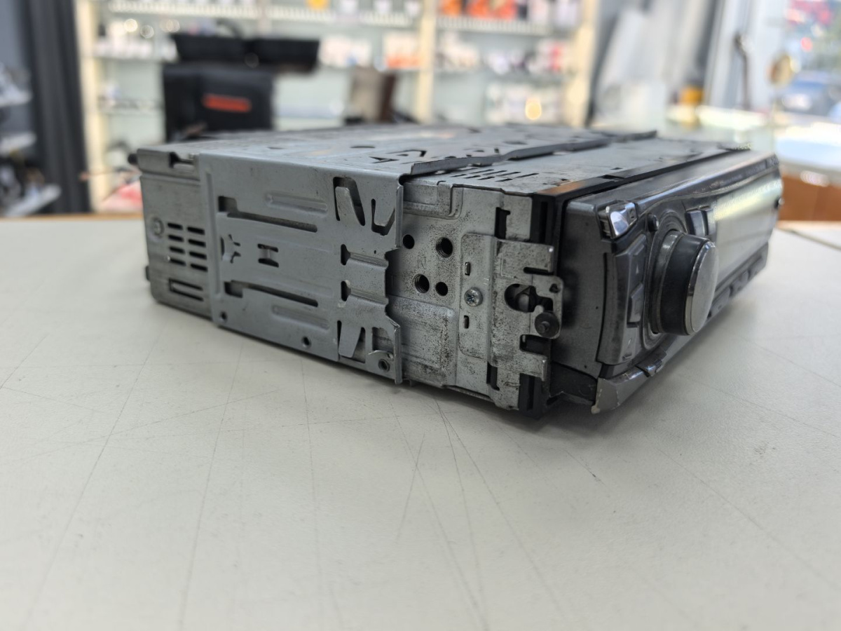Автомагнитола Alpine CDA-9854R