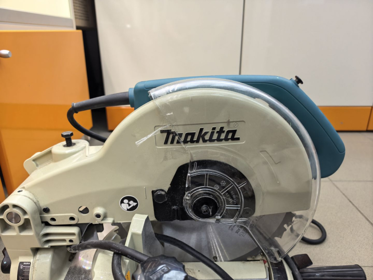 Дисковая пила Makita LS1040