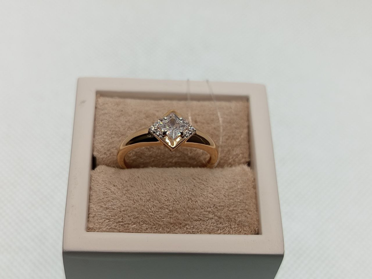 КОЛЬЦО С КАМНЯМИ (Au 585)