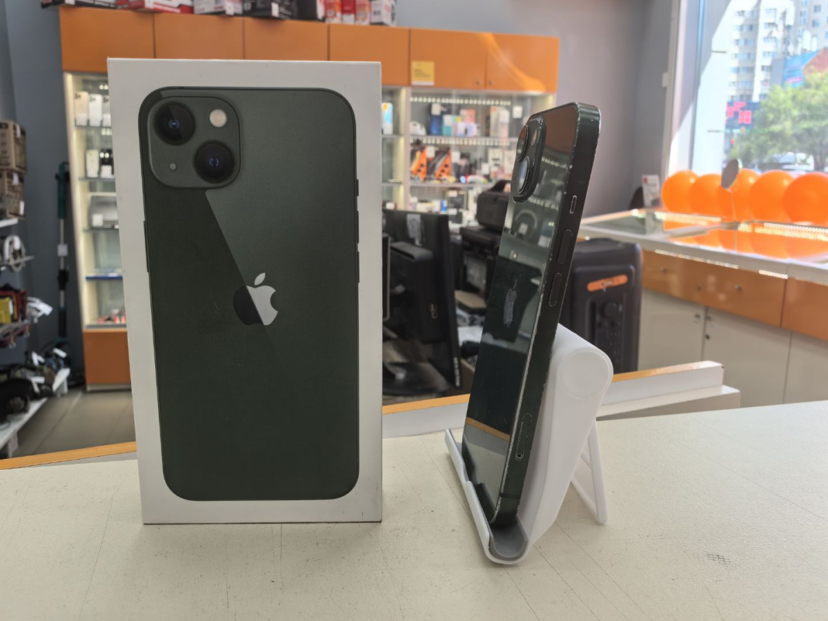 Смартфон Apple iPhone 13 128Gb