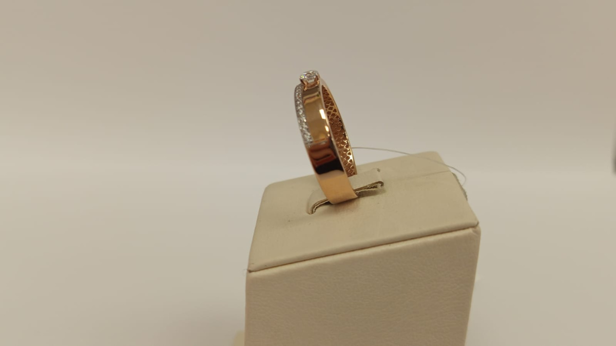 КОЛЬЦО С КАМНЯМИ (Au 585)