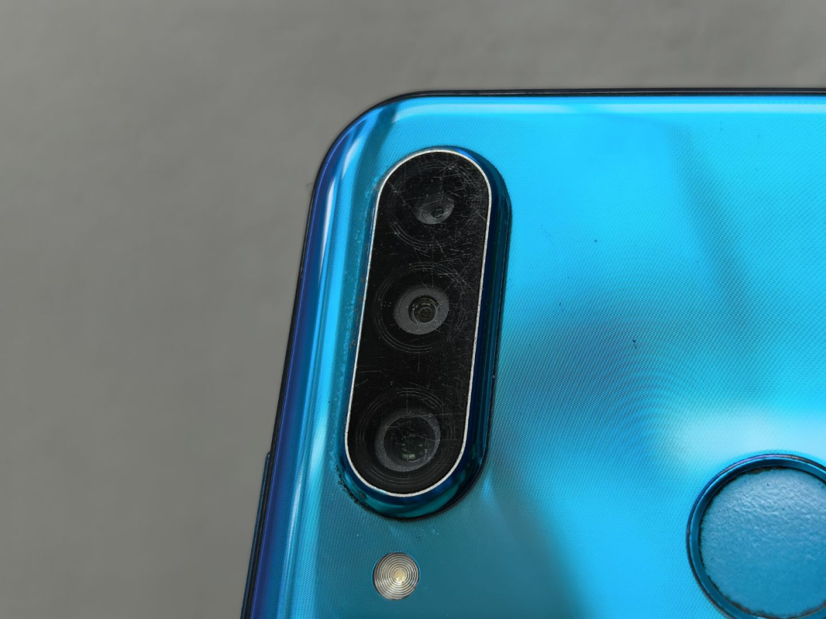 Смартфон Honor 20 Lite 4/128