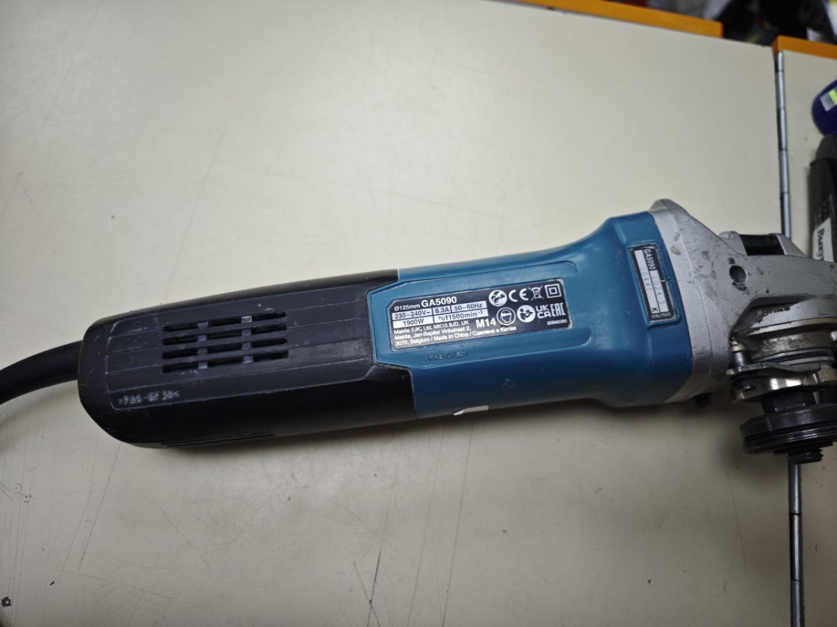 Угловая шлифмашина Makita GA-5090