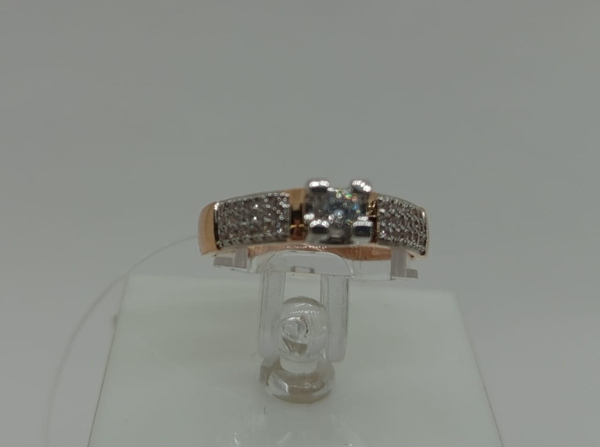 КОЛЬЦО С КАМНЯМИ (Au 585)