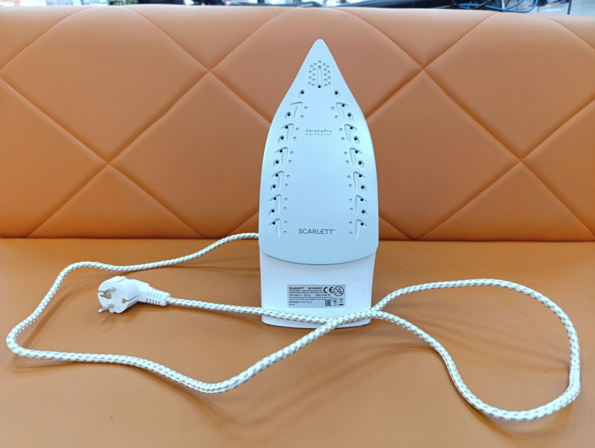 Утюг Scarlett SC-1136S
