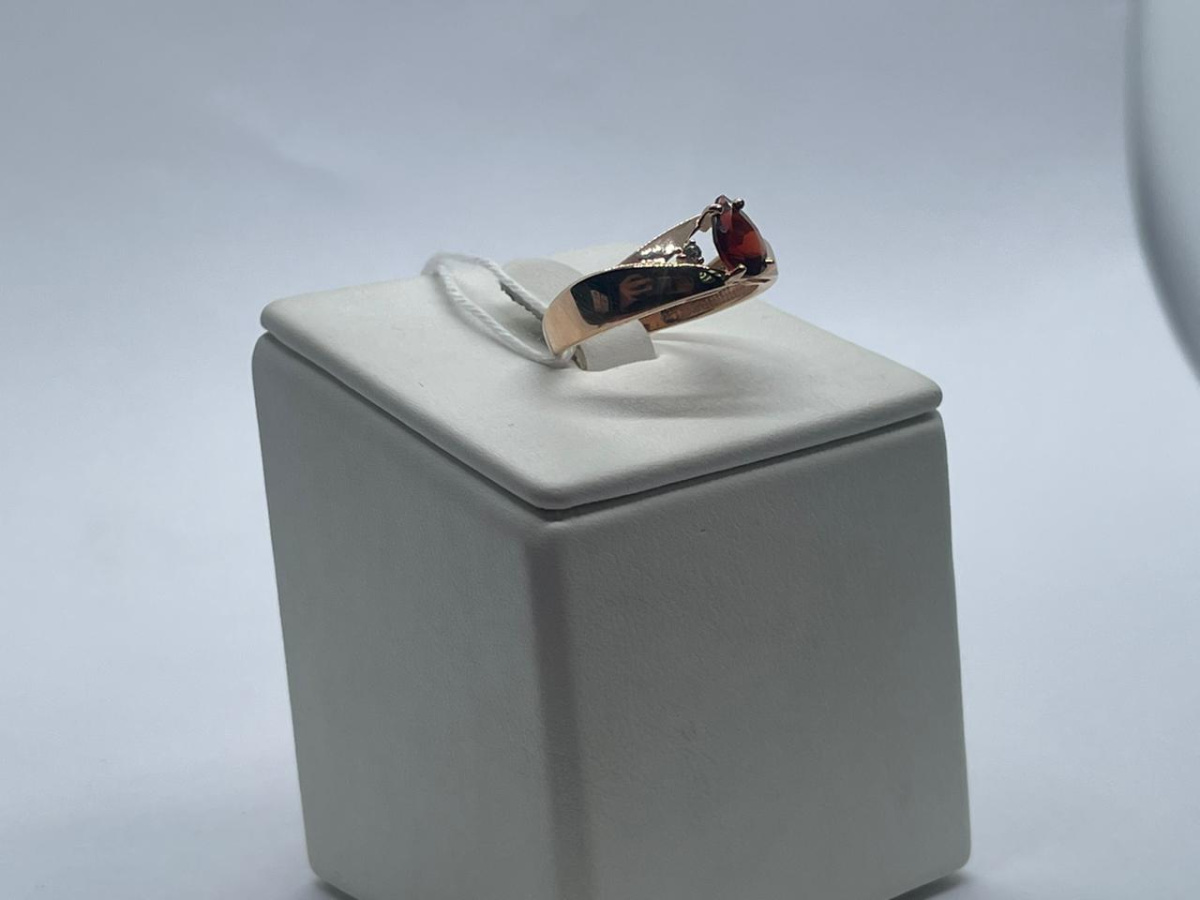 КОЛЬЦО С КАМНЯМИ (Au 585)