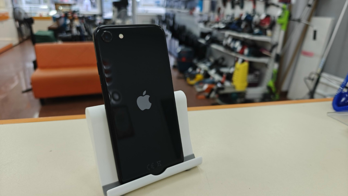 Смартфон Apple iPhone SE 2020 64Gb