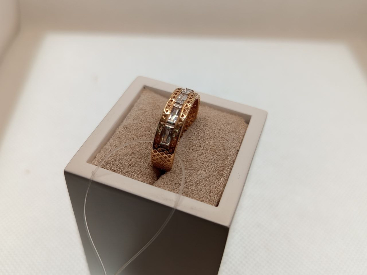 КОЛЬЦО С КАМНЯМИ (Au 585)