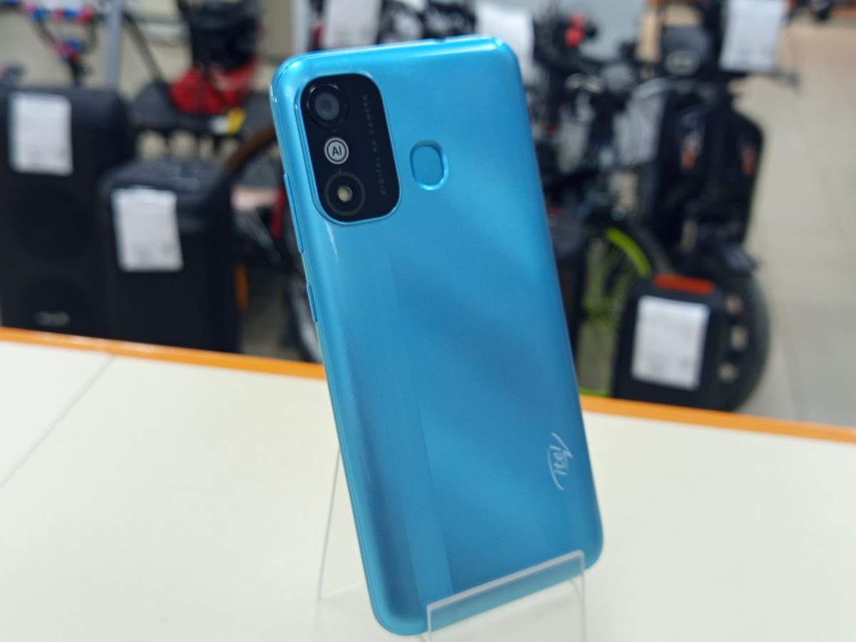 Смартфон Itel A27