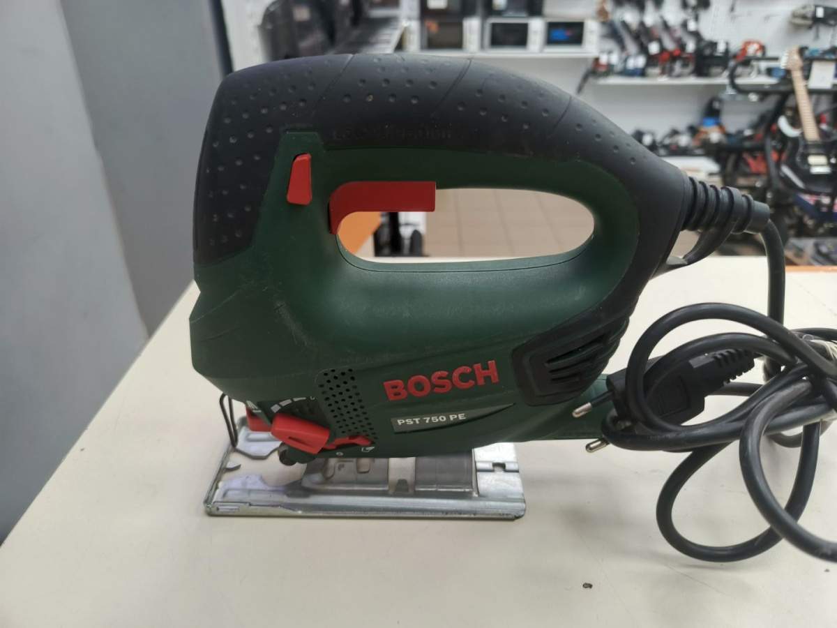 Лобзик Bosch PST 750 PE
