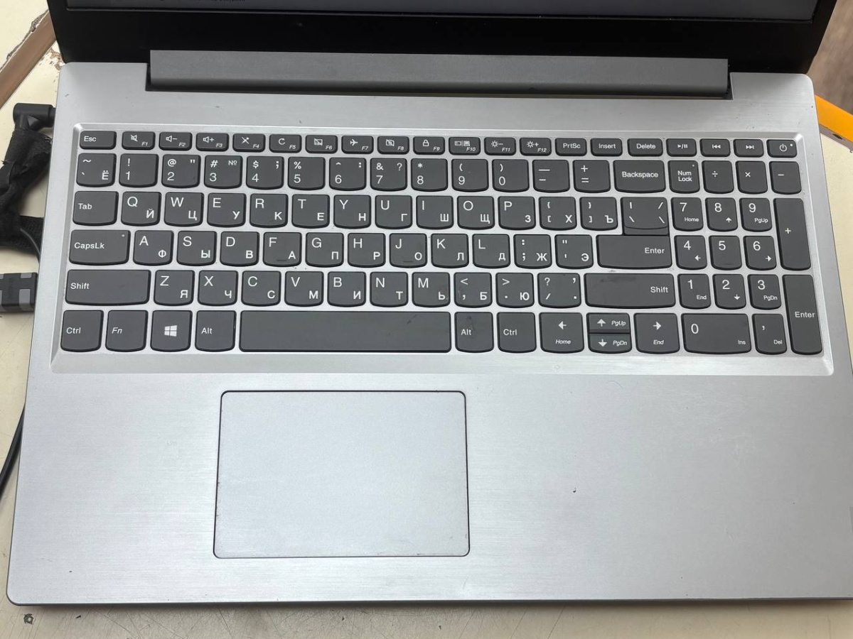 Ноутбук Lenovo; Celeron 6305, Intel UHD Graphics, 4 Гб, 240 Гб, Нет