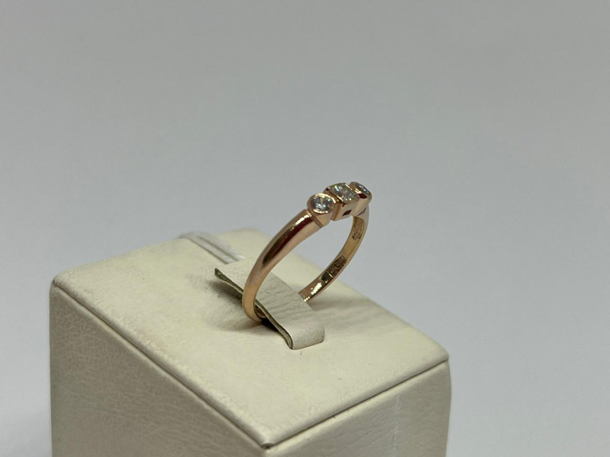 КОЛЬЦО С КАМНЯМИ (Au 585)