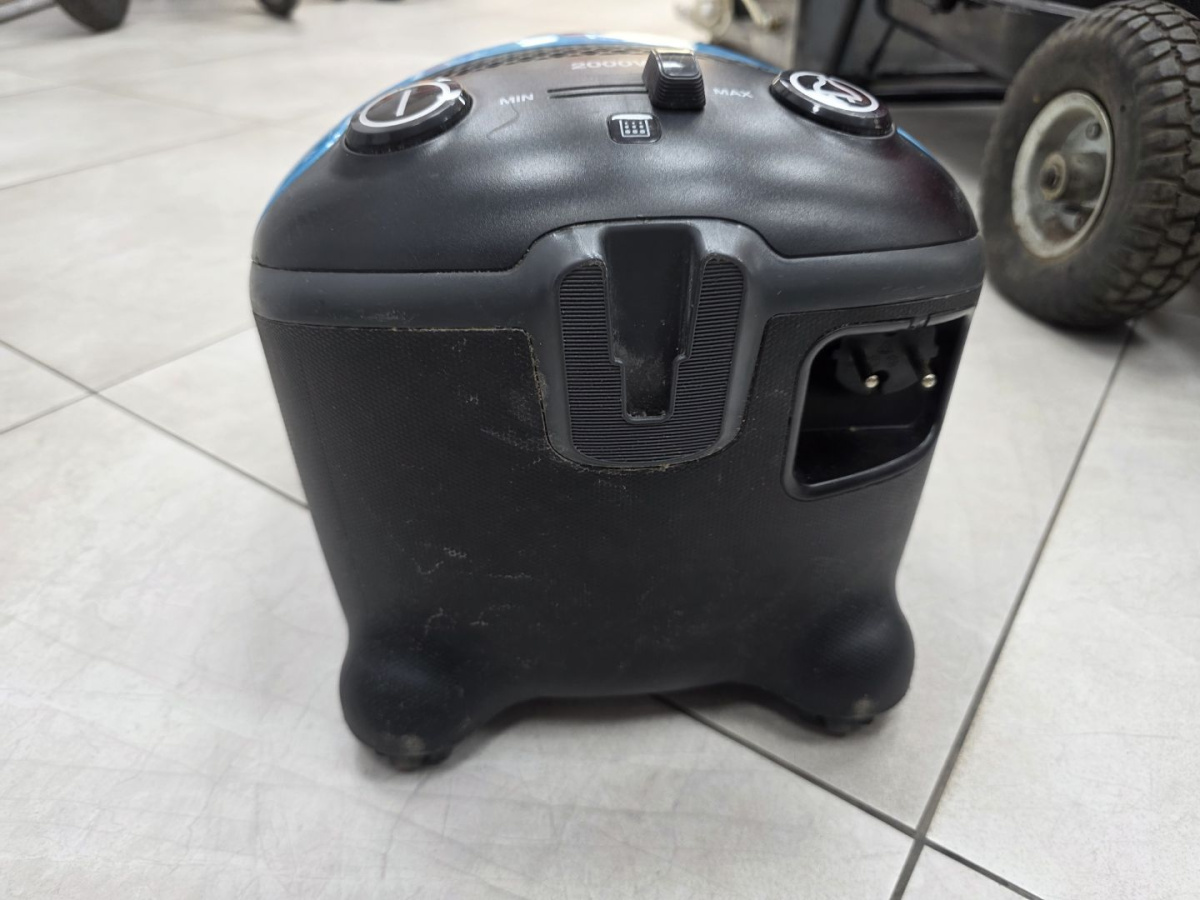 Пылесос Samsung SC20F30WF
