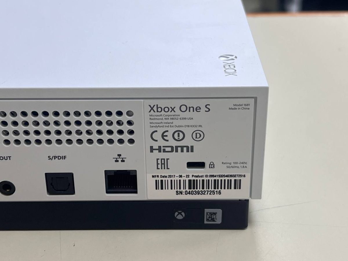 Игровая приставка Xbox One S 1TB