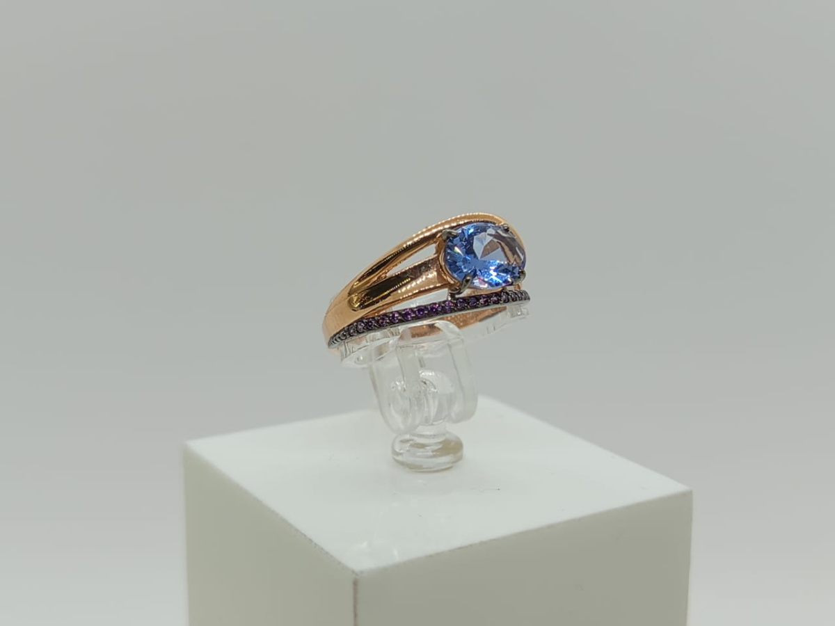 КОЛЬЦО С КАМНЯМИ (Au 585)