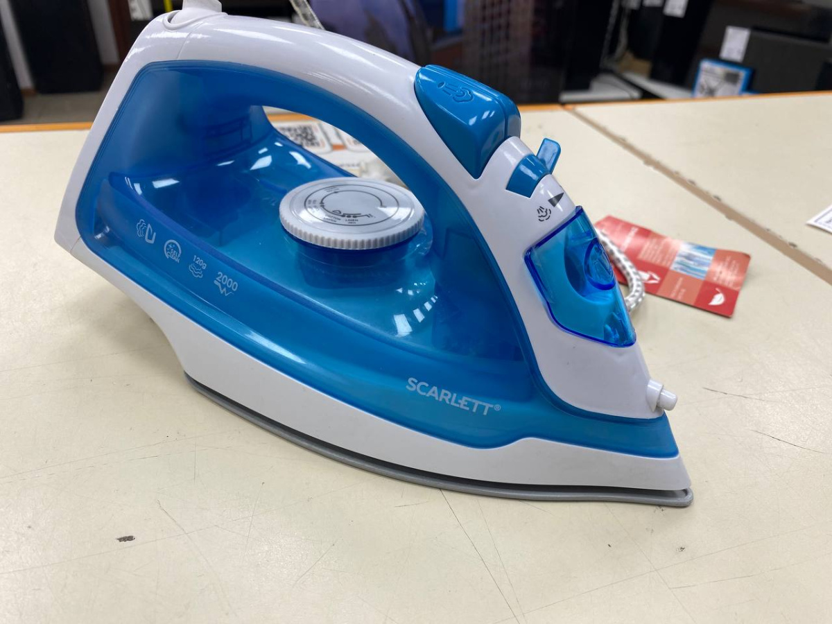 Утюг Scarlett SC-S130P12