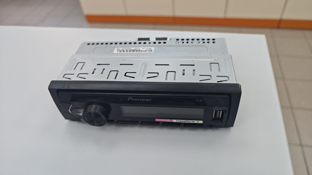 Автомагнитола Pioneer MVH-S120UB;