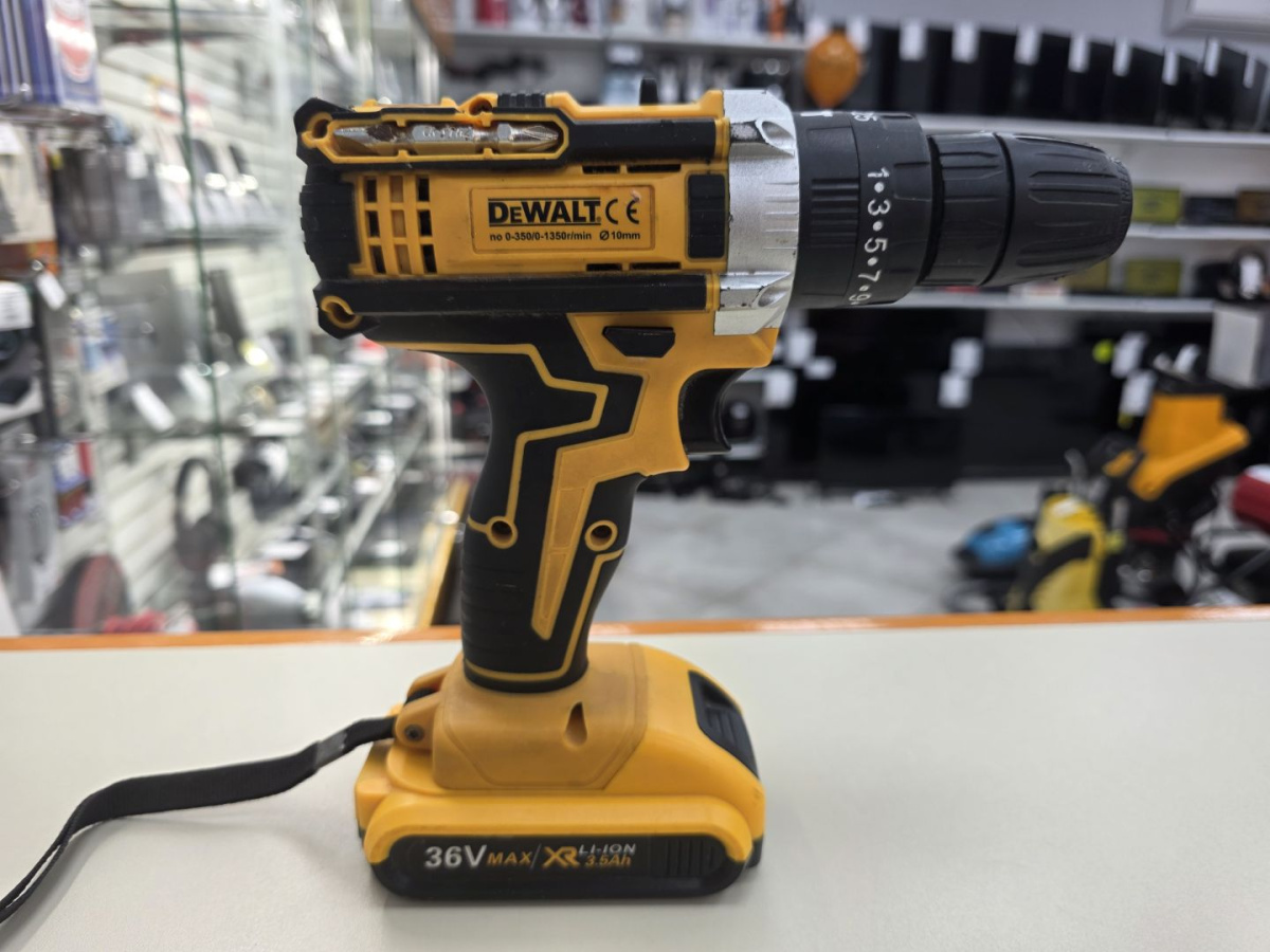 Шуруповерт Dewalt 18V