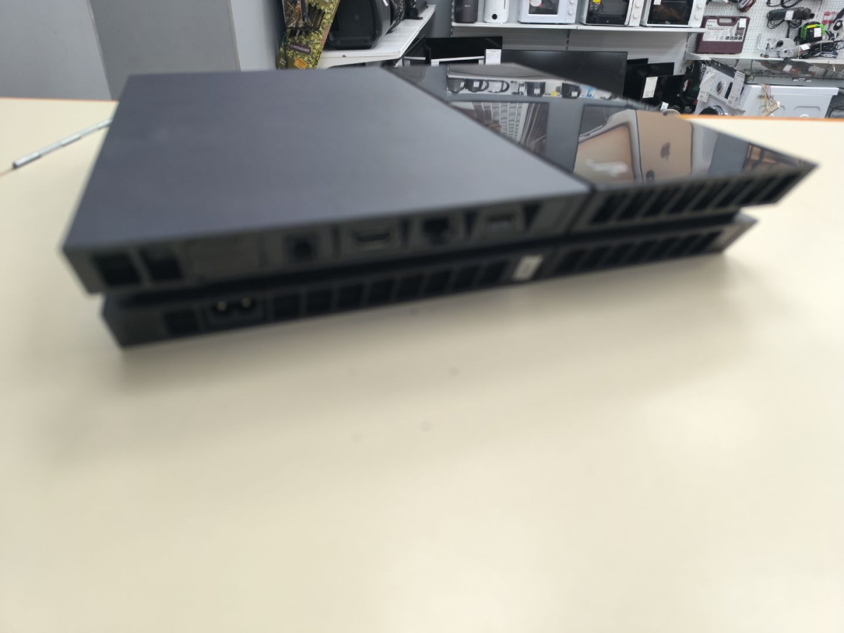 Игровая приставка PlayStation 4 FAT 1Tb