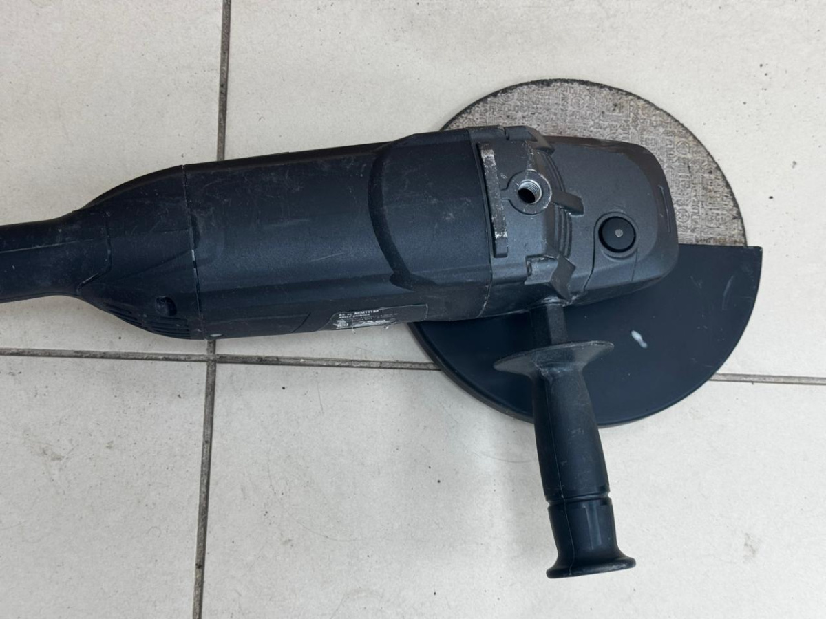 Угловая шлифмашина Ferm AGM1119Р