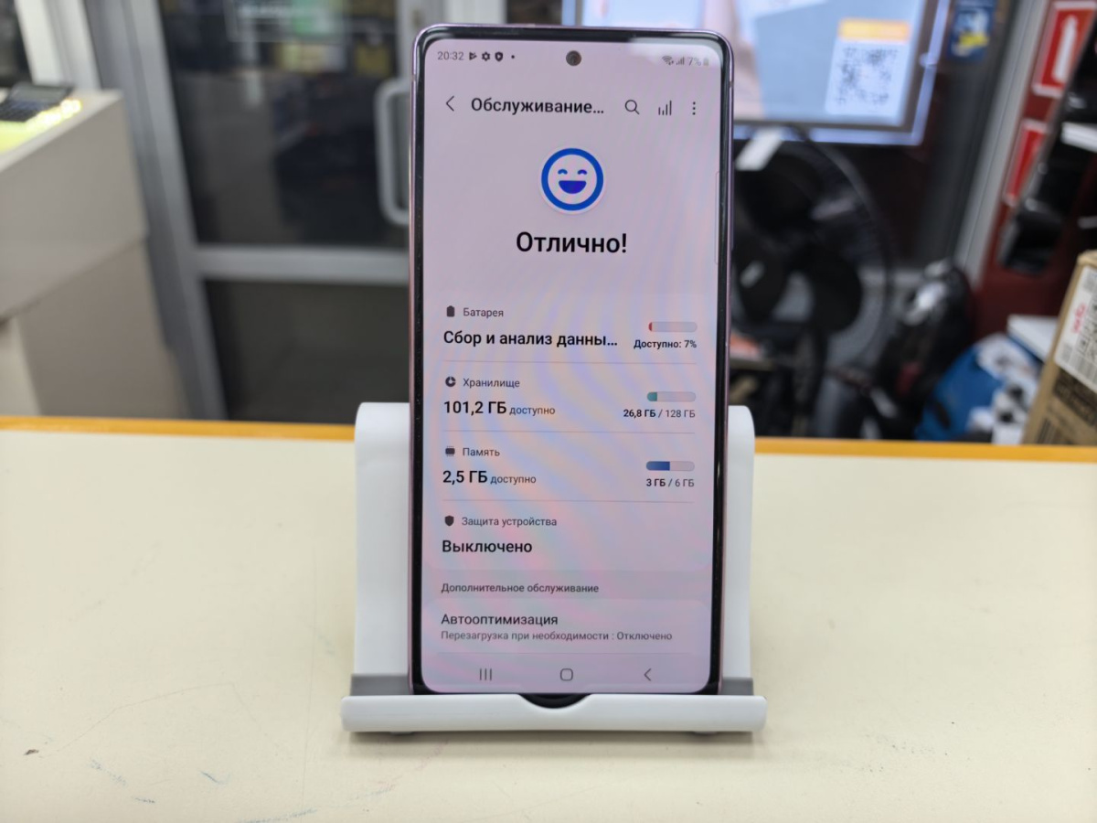 Смартфон Samsung Galaxy S20 FE 6/128